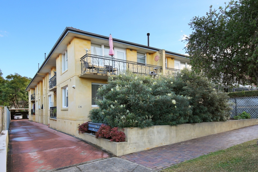 4/14 Hastings Street, Marrickville Sold by Raine & Horne Newtown - image 1