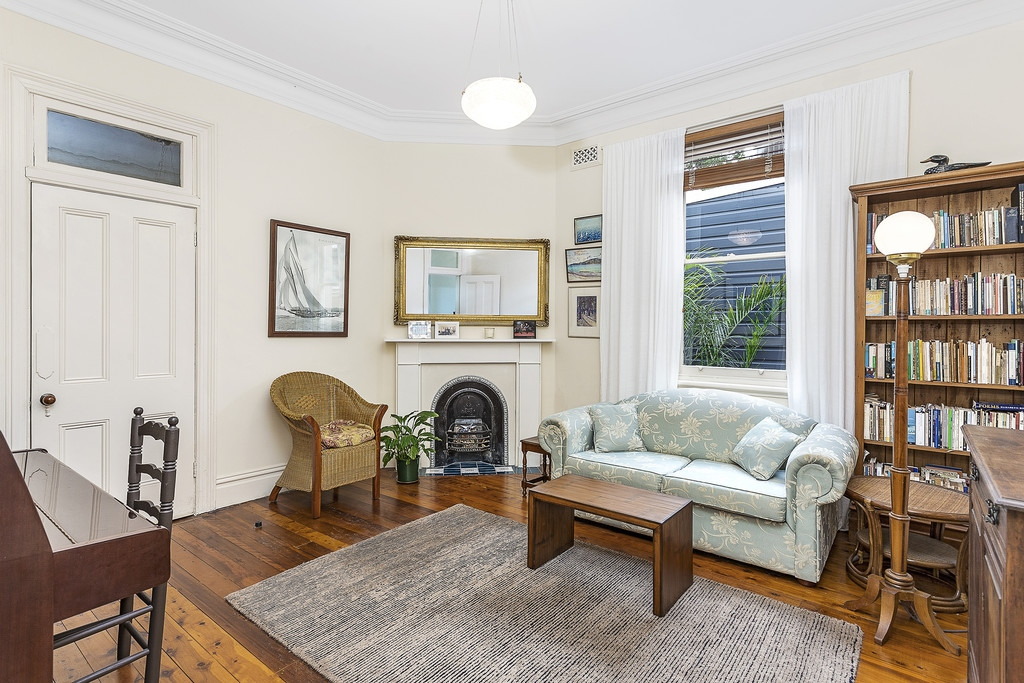 19 Hopetoun Street, Camperdown Sold by Raine & Horne Newtown - image 1