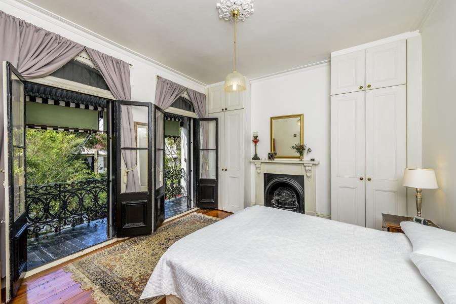 31 Myrtle Street, Chippendale Sold by Raine & Horne Newtown - image 1