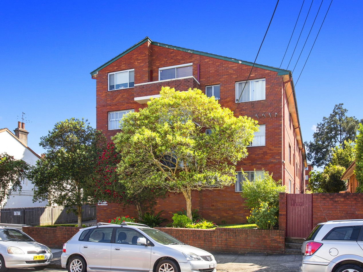 8/75-77 Cavendish Street, Stanmore Sold by Raine & Horne Newtown - image 1