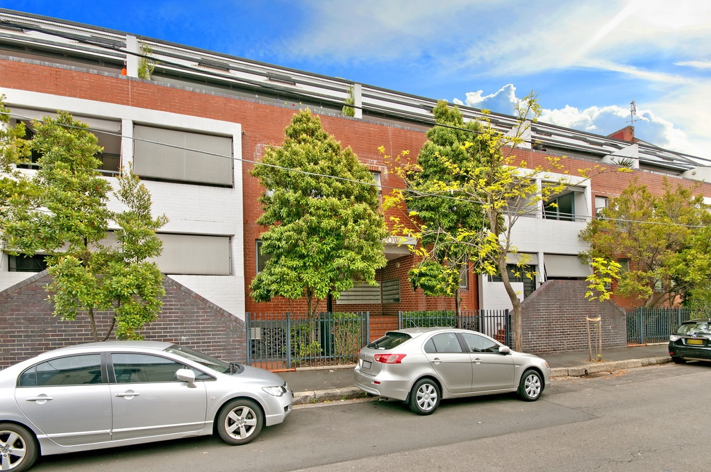 3/37 Iredale Street, Newtown Sold by Raine & Horne Newtown - image 1