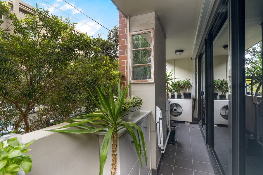 G03/23 Corunna Road, Stanmore Sold by Raine & Horne Newtown - image 1