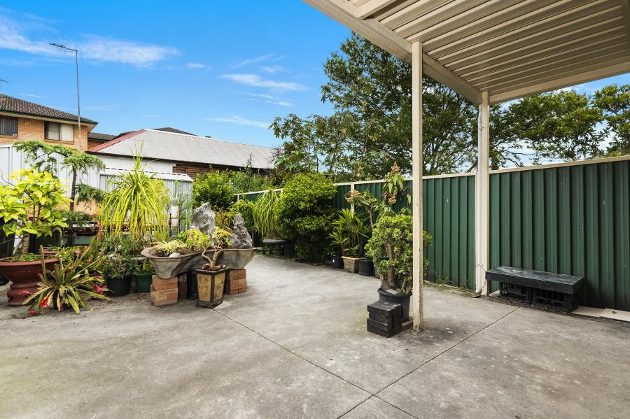 212 Livingstone Road, Marrickville Sold by Raine & Horne Newtown - image 1