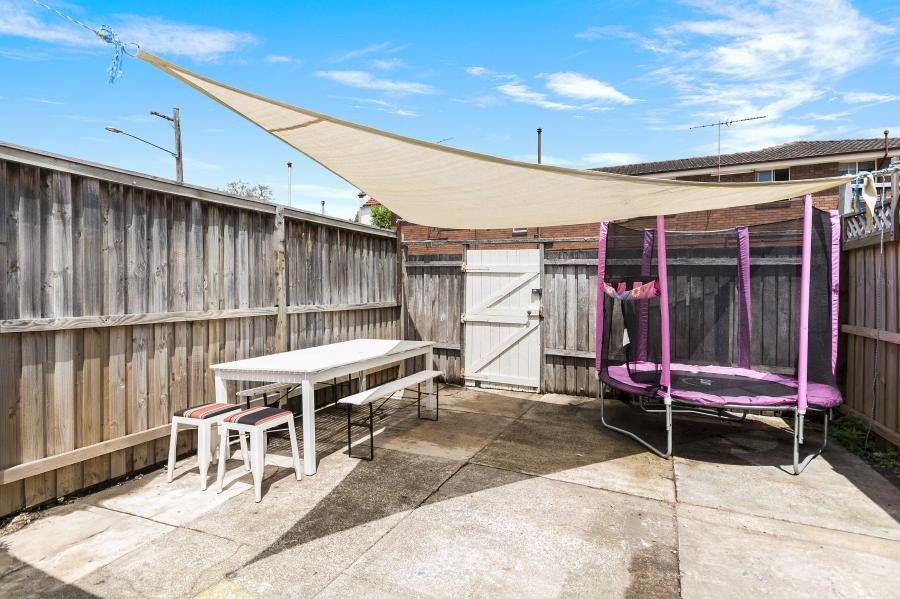 75 Hopetoun Street, Camperdown Sold by Raine & Horne Newtown - image 1