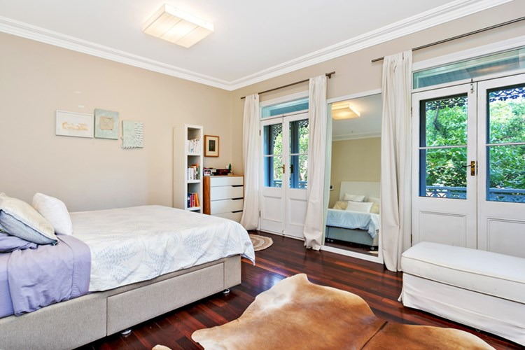 10 Sydney Street, Erskineville Sold by Raine & Horne Newtown - image 1