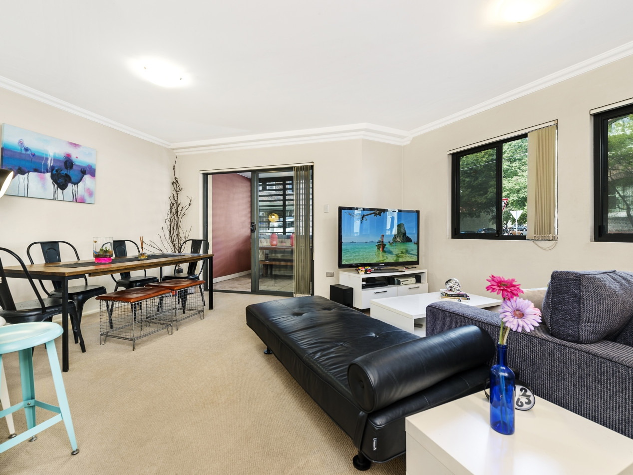 4/154 Mallett Street, Camperdown Sold by Raine & Horne Newtown - image 1