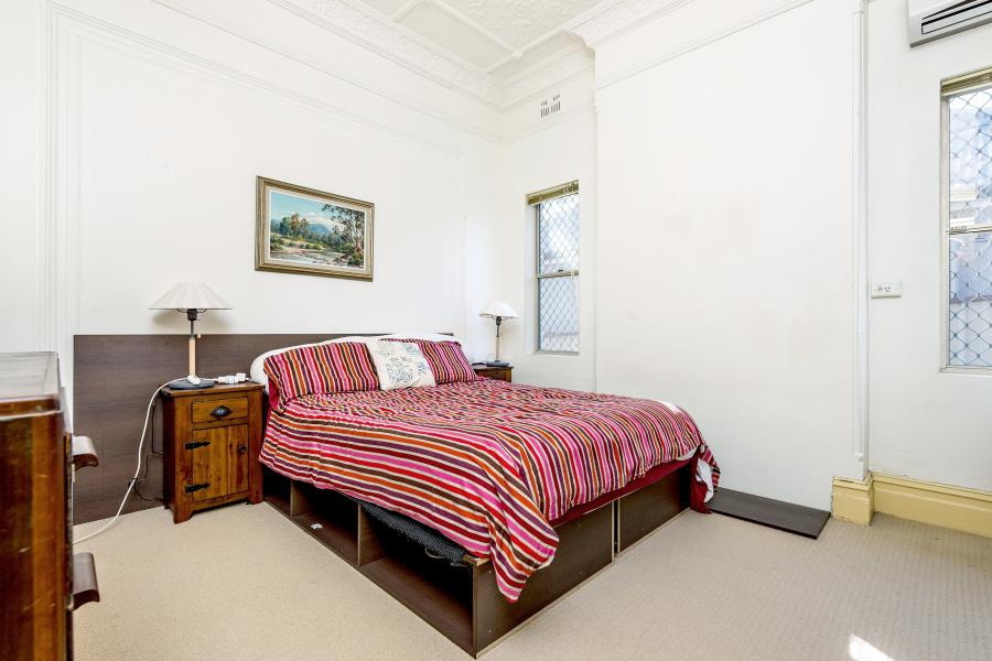 2 Napier Street, Petersham Sold by Raine & Horne Newtown - image 1