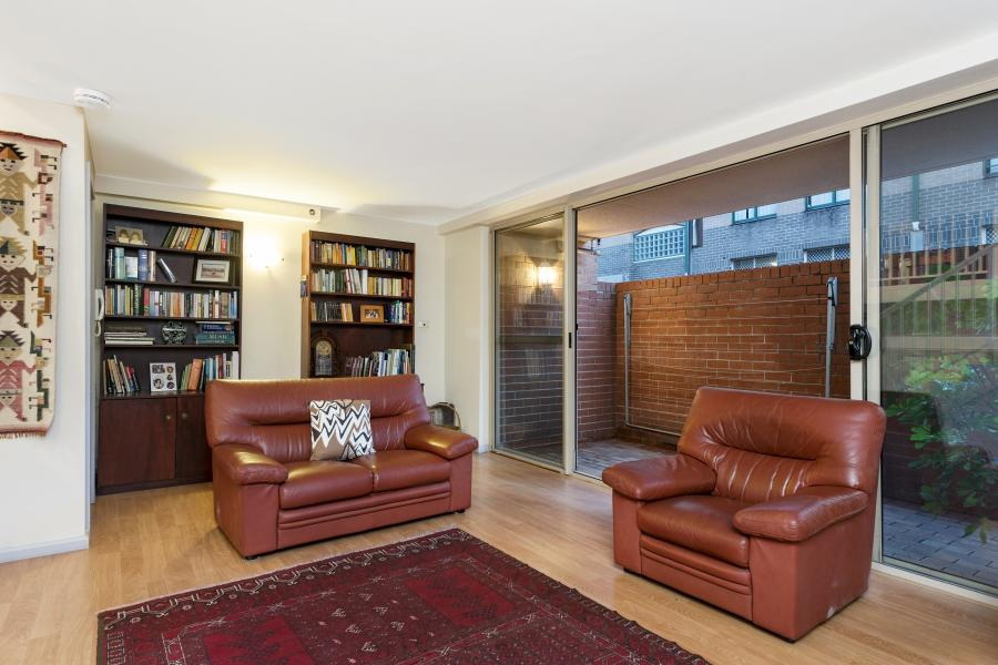 4/1 Wiley Street, Chippendale Sold by Raine & Horne Newtown - image 1