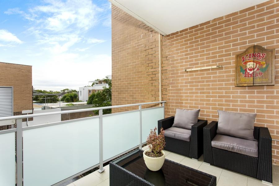 10/637-645 Forest Road, Bexley Sold by Raine & Horne Newtown - image 1