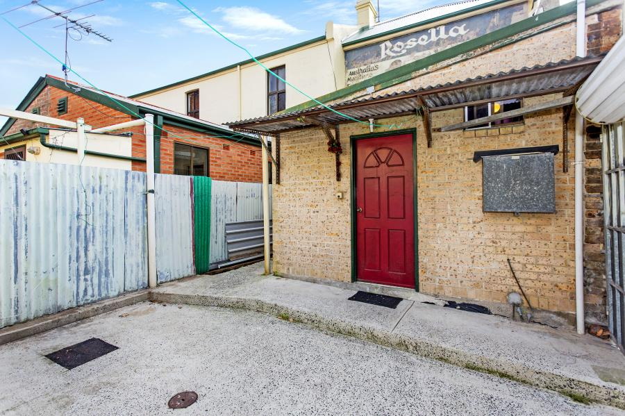 31 Macdonald Street, Erskineville Sold by Raine & Horne Newtown - image 1