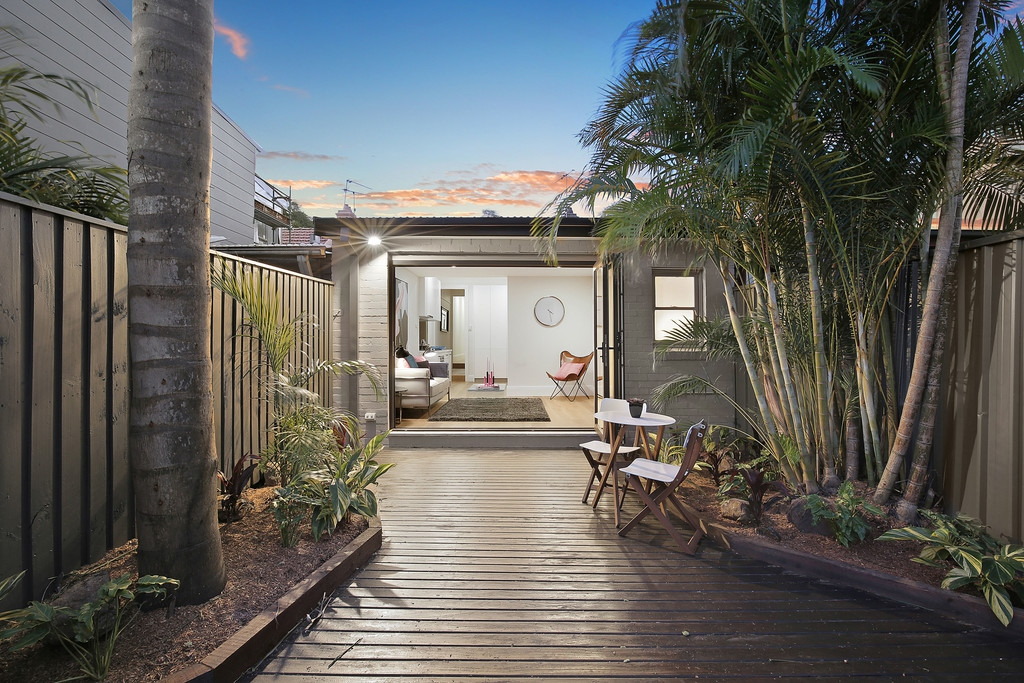 21 Ashmore Street, Erskineville Sold by Raine & Horne Newtown - image 1