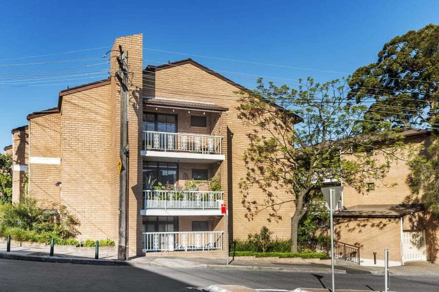 16/83-91 Wilson Street, Newtown Sold by Raine & Horne Newtown - image 1