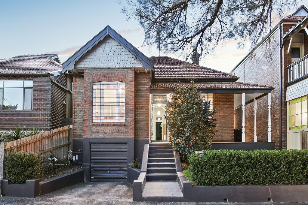 10 Clarendon Road, Stanmore Sold by Raine & Horne Newtown - image 1