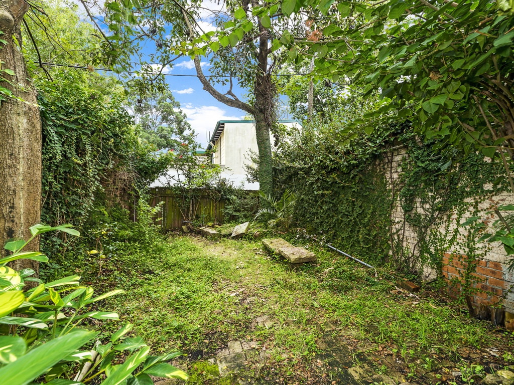 10 Myrtle Street, Chippendale Sold by Raine & Horne Newtown - image 1