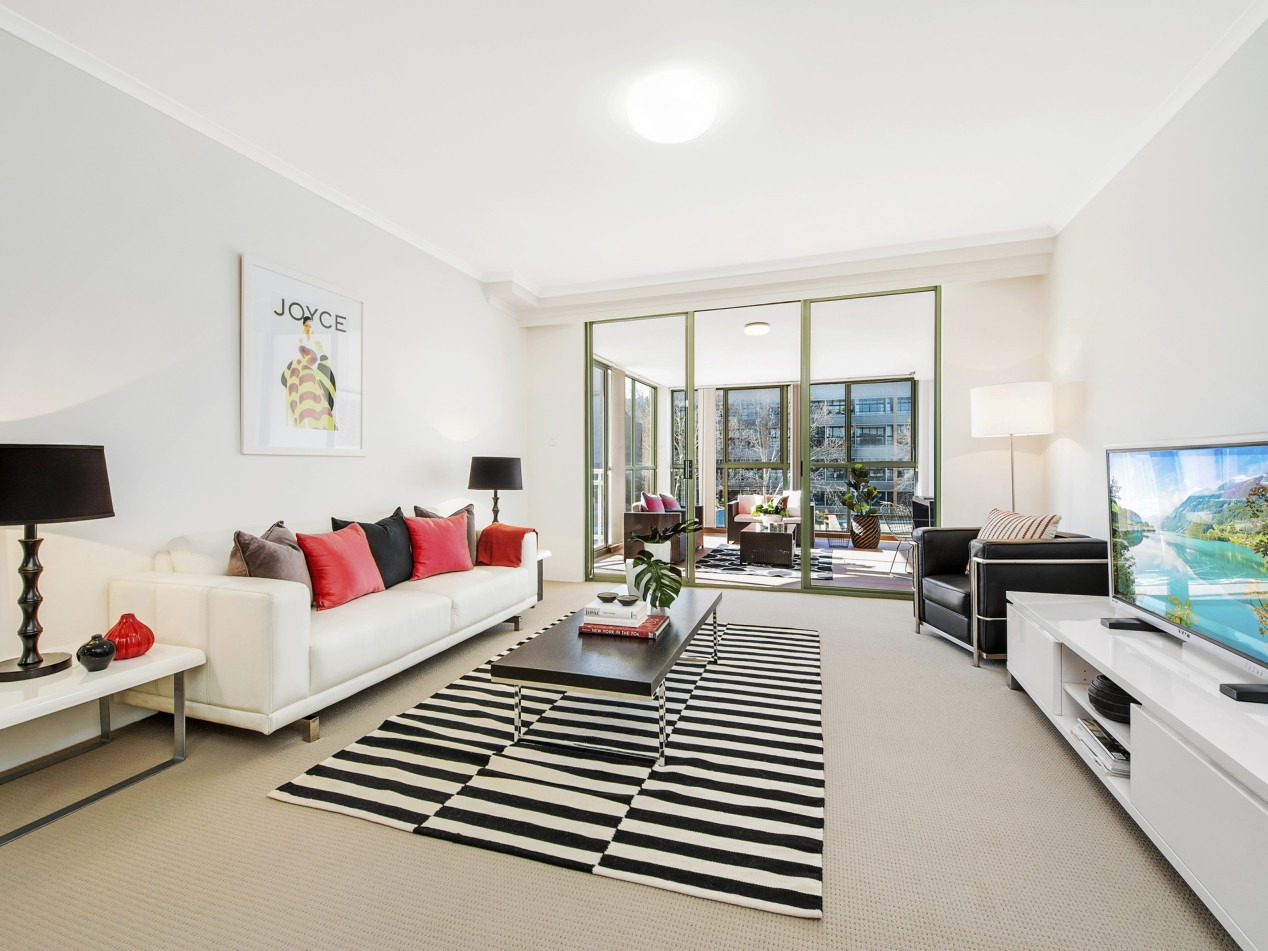 51/39-61 Gibbons Street, Redfern Sold by Raine & Horne Newtown - image 1