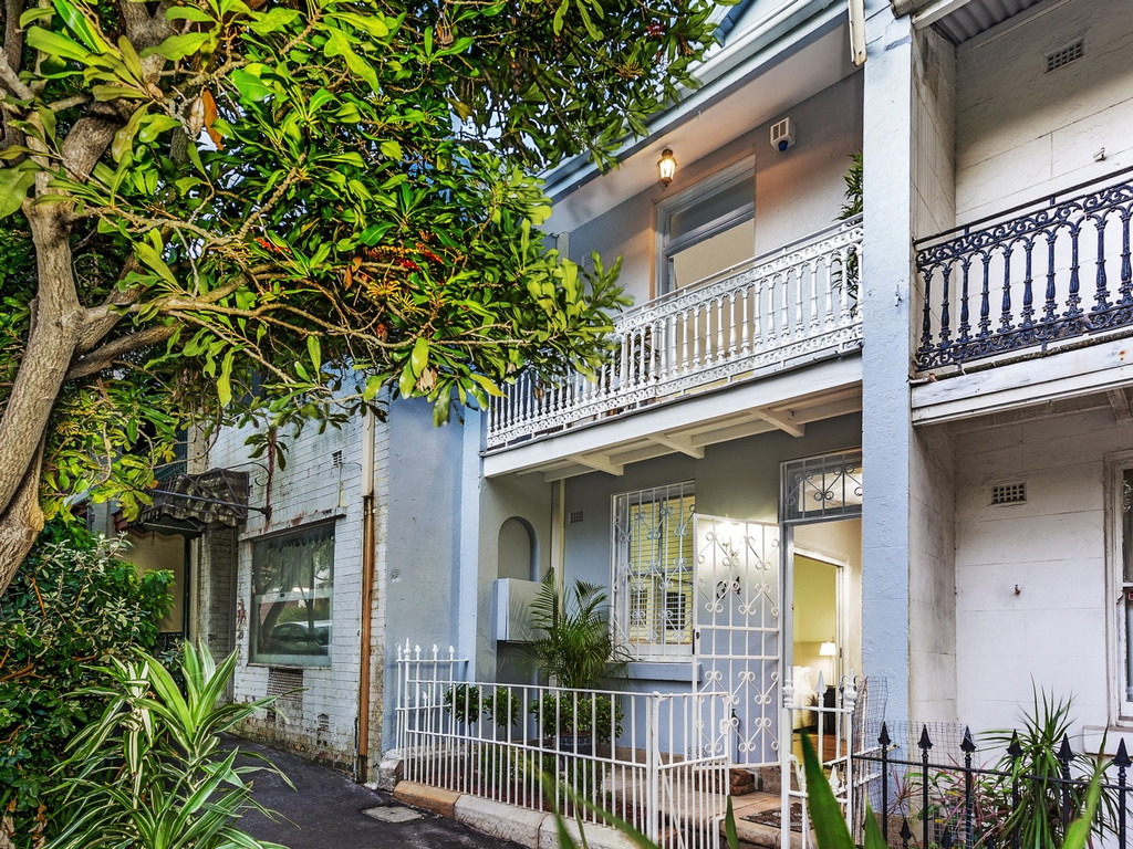 34 Myrtle Street, Chippendale Sold by Raine & Horne Newtown - image 1