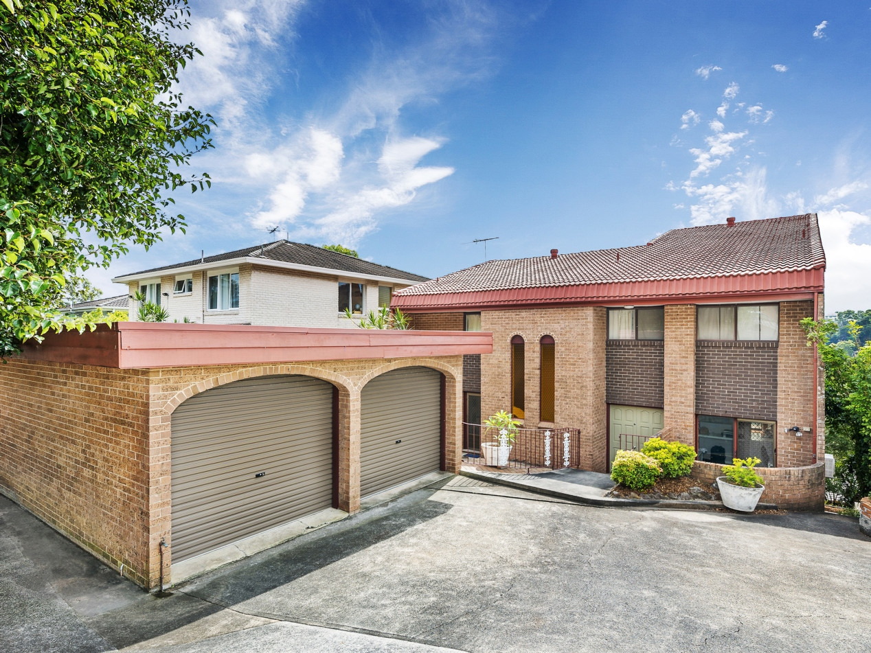 10 Balandra Place, Kareela Sold by Raine & Horne Newtown - image 1