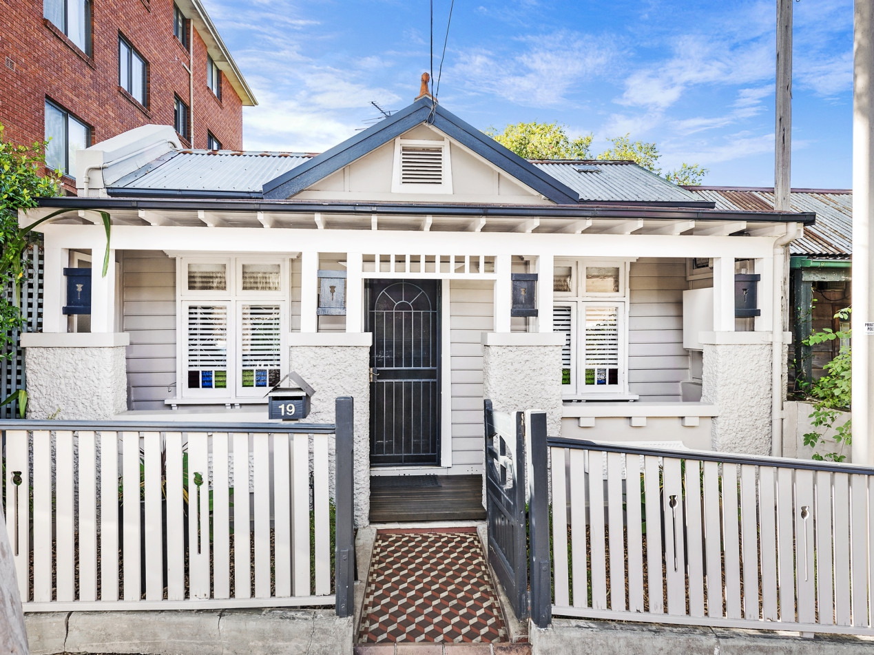 19 Bishopgate Street, Newtown Sold by Raine & Horne Newtown - image 1