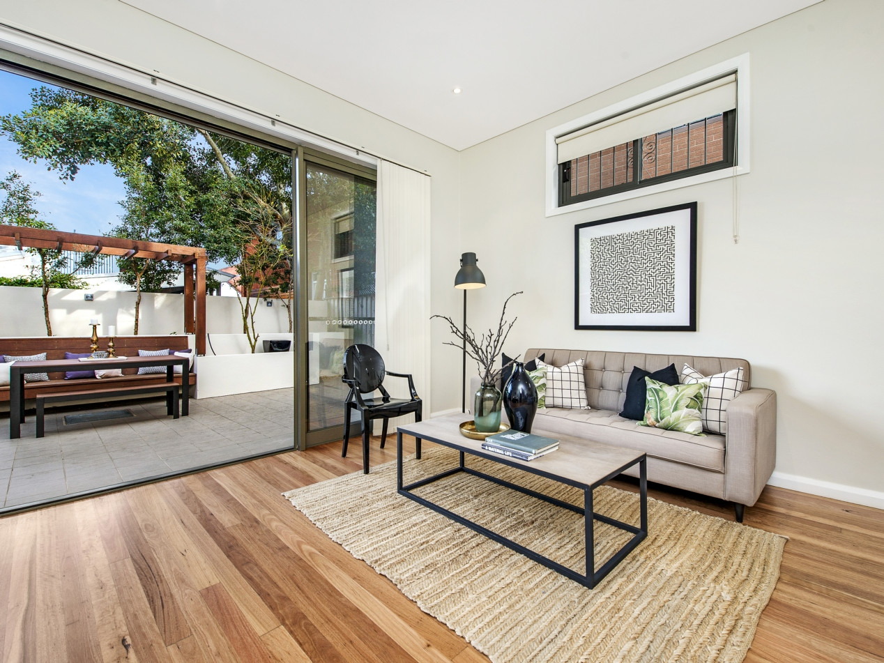 2/56 Susan Street, Newtown Sold by Raine & Horne Newtown - image 1