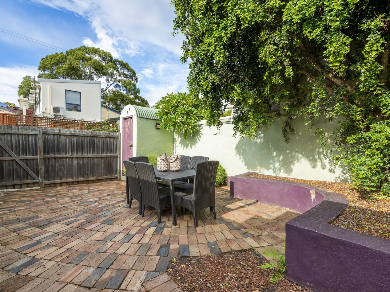 32 Holmwood Street, Newtown Sold by Raine & Horne Newtown - image 1