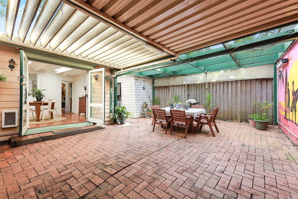 73 Pine Street, Chippendale Sold by Raine & Horne Newtown - image 1