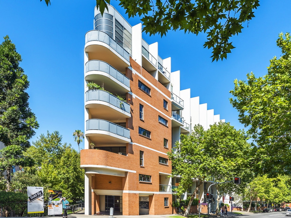 215E/138 Carillon Avenue, Newtown Sold by Raine & Horne Newtown - image 1