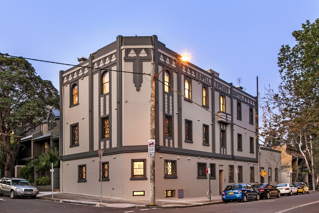 4/222 Wilson Street, Newtown Sold by Raine & Horne Newtown - image 1