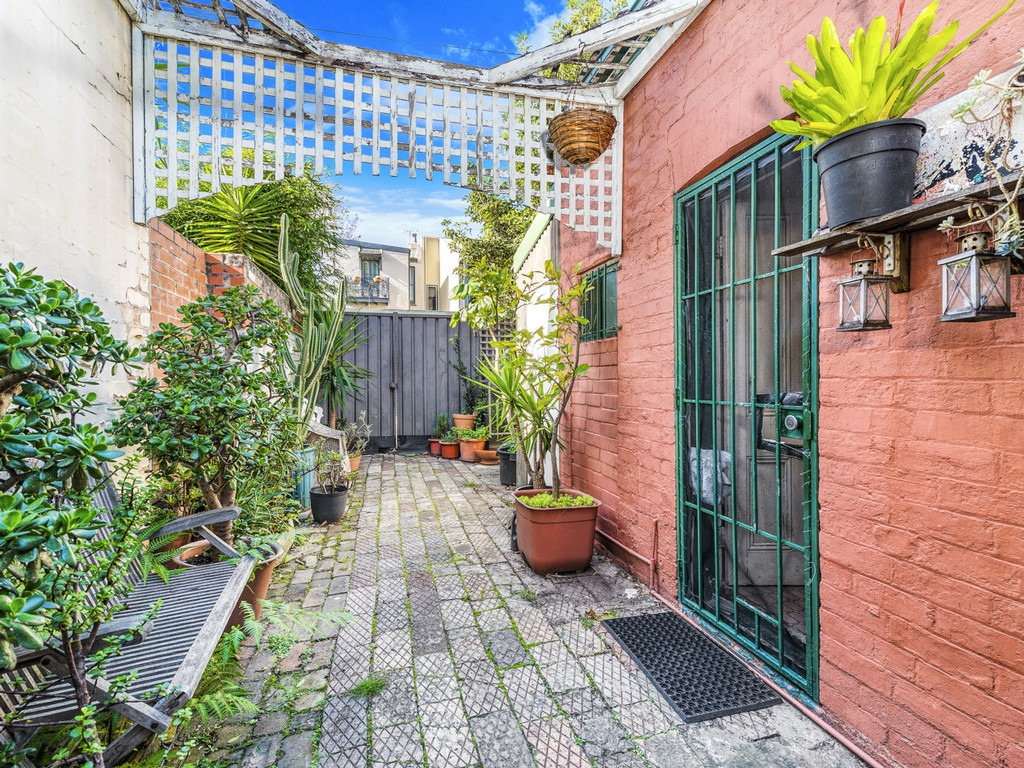 74 Suttor Street, Alexandria Sold by Raine & Horne Newtown - image 1