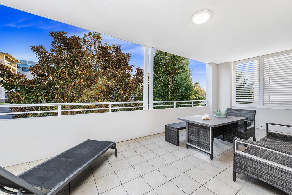 22/1 Juniper Drive, Breakfast Point Sold by Raine & Horne Newtown - image 1