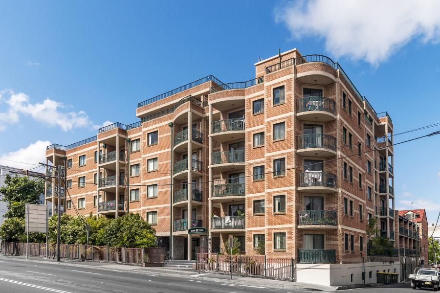 28/187-189 Cleveland Street, Redfern Sold by Raine & Horne Newtown - image 1