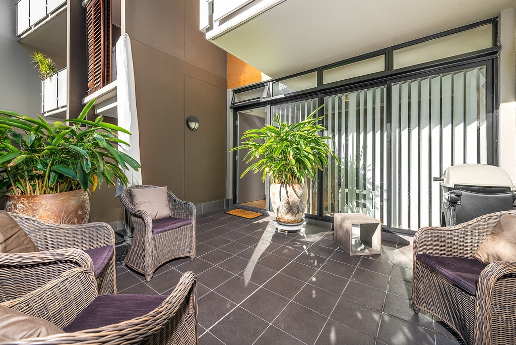 50/3-13 Erskineville Road, Newtown Sold by Raine & Horne Newtown - image 1