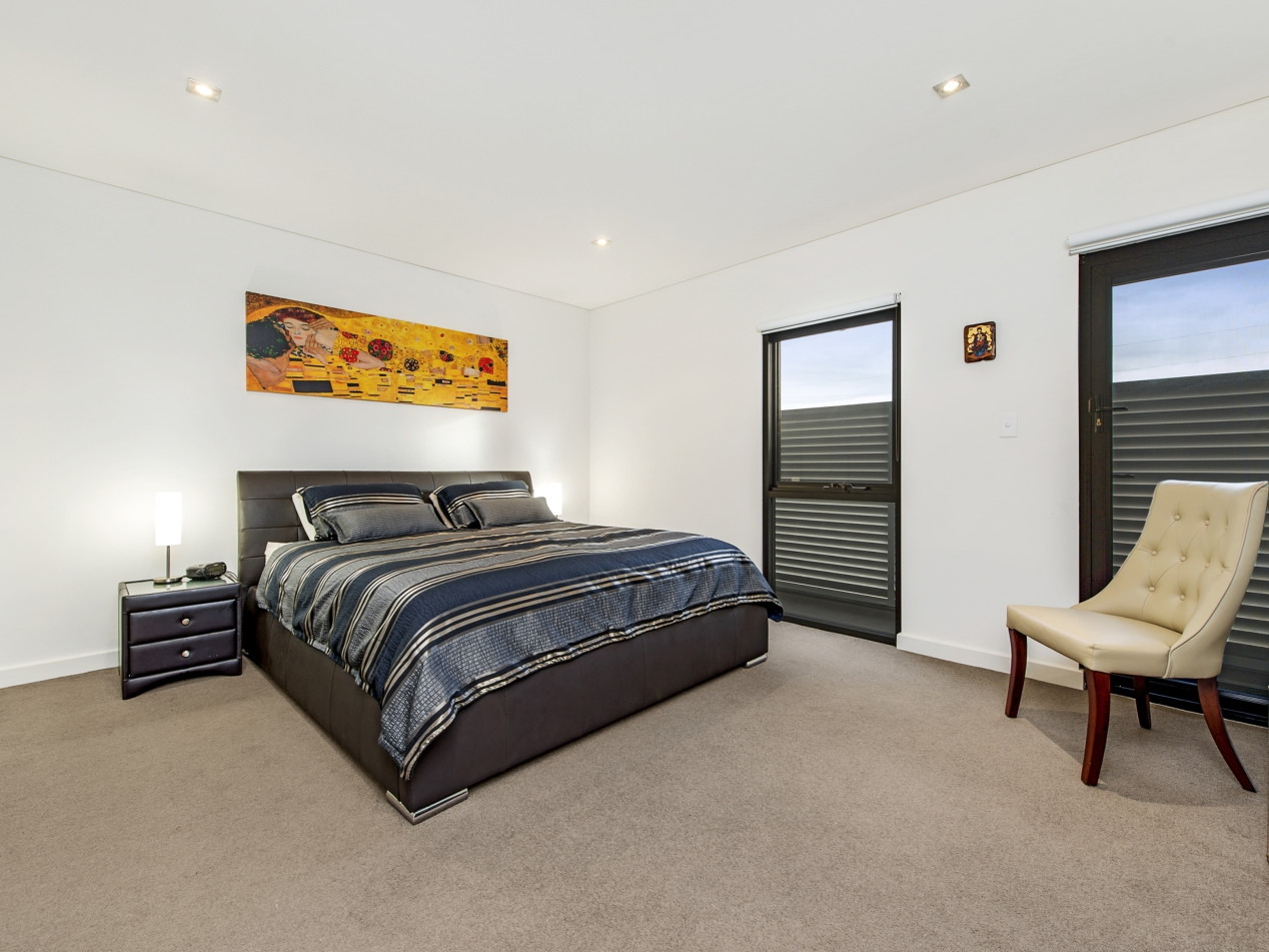 2/151-153 Edgeware Road, Enmore Sold by Raine & Horne Newtown - image 1