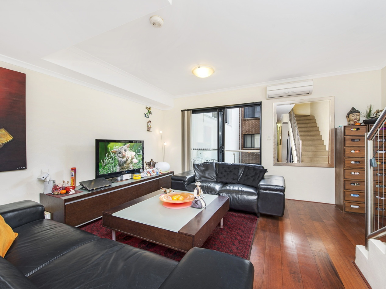 22/124-126 Parramatta Road, Camperdown Sold by Raine & Horne Newtown - image 1