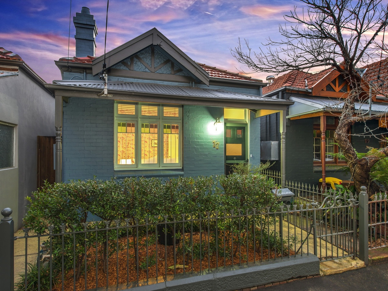 17 Pleasant Avenue, Erskineville Sold by Raine & Horne Newtown - image 1