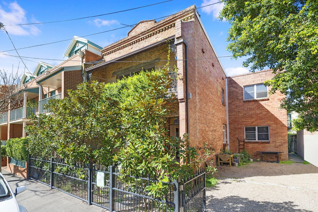 43 Macdonald Street, Erskineville Sold by Raine & Horne Newtown - image 1