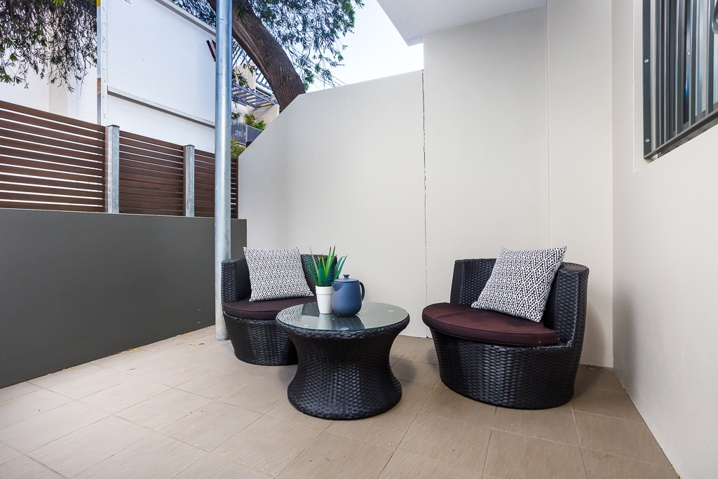 1/56 Susan Street, Newtown Sold by Raine & Horne Newtown - image 1