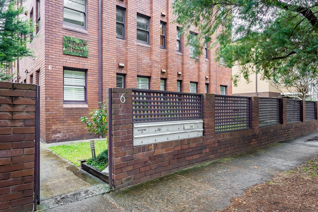 12/6 Duke Street, Kensington Sold by Raine & Horne Newtown - image 1