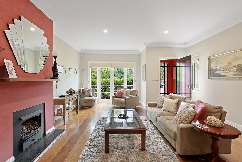 21 Arundel Street, Glebe Sold by Raine & Horne Newtown - image 1