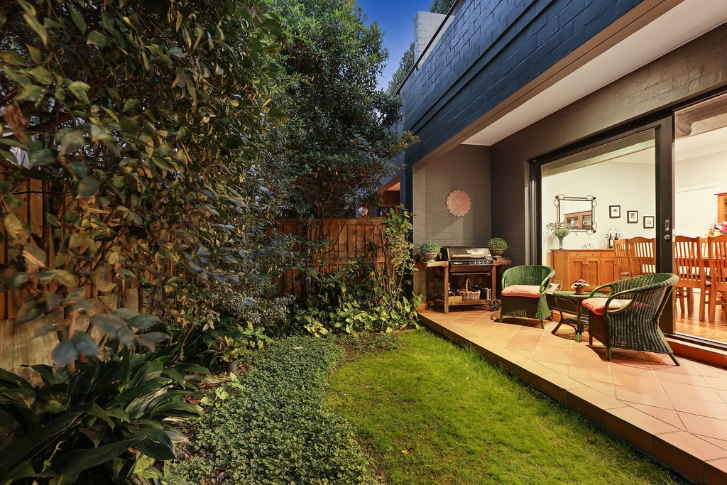 21 Arundel Street, Glebe Sold by Raine & Horne Newtown - image 1