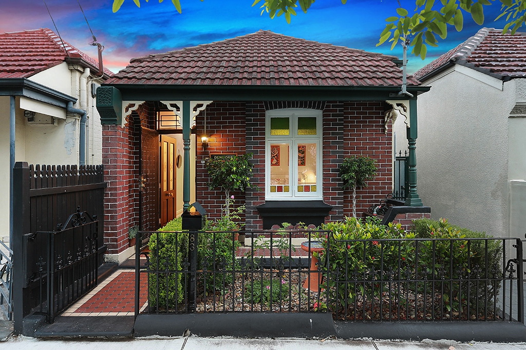 83 Albany Road, Stanmore Sold by Raine & Horne Newtown - image 1