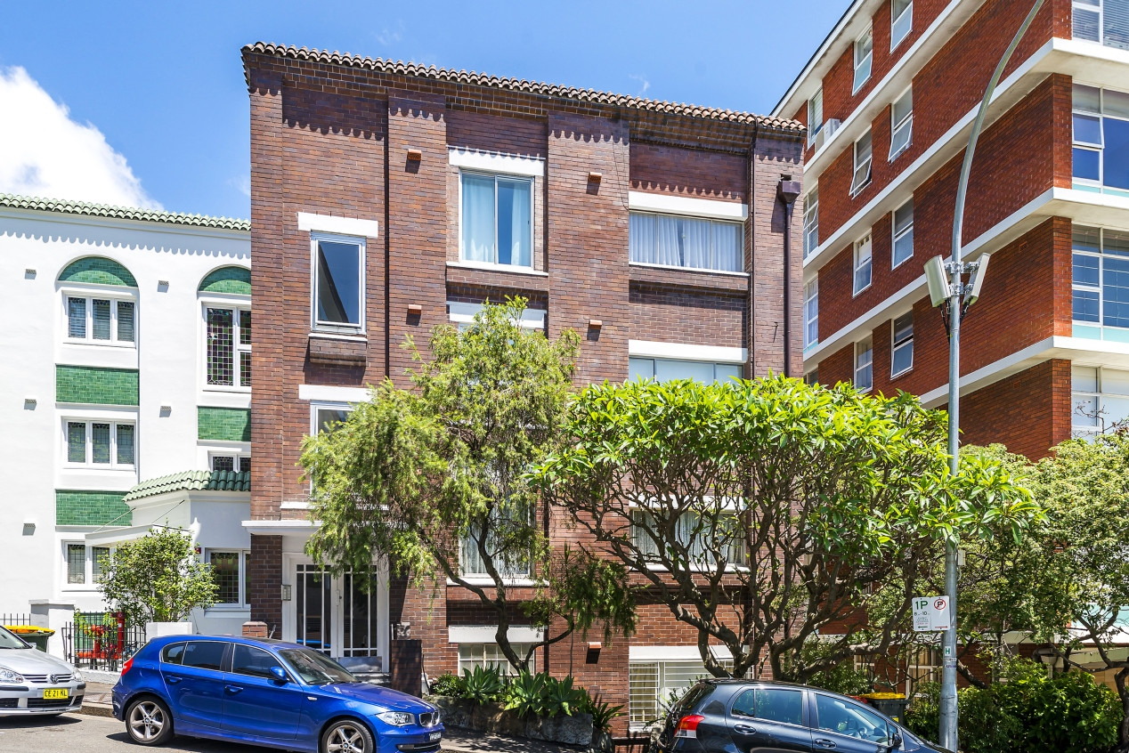 2/5 Wylde Street, Potts Point Sold by Raine & Horne Newtown - image 1