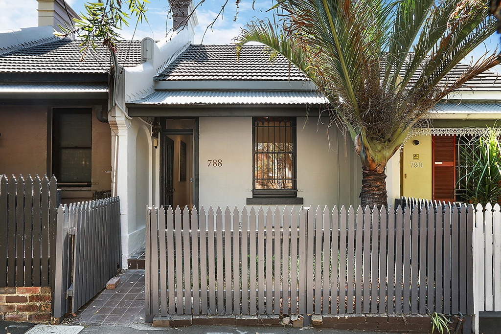 788 Elizabeth Street, Waterloo Sold by Raine & Horne Newtown - image 1