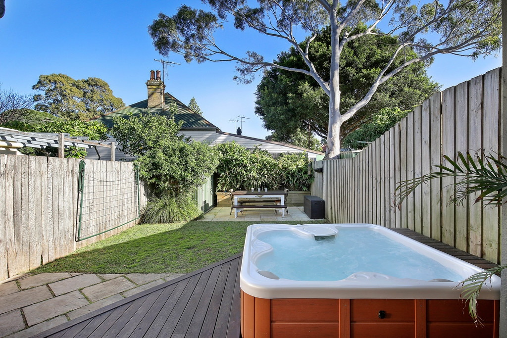 10 Agar Street, Marrickville Sold by Raine & Horne Newtown - image 1