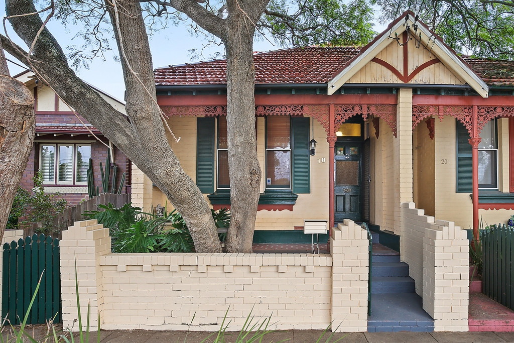 18 Greenbank Street, Marrickville Sold by Raine & Horne Newtown - image 1