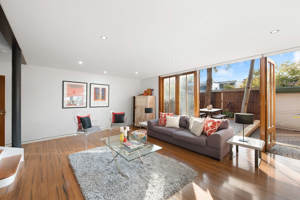 2/37 Glebe Street, Glebe Sold by Raine & Horne Newtown - image 1