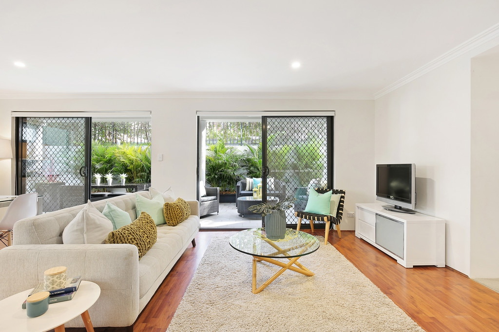 5/1-35 Pine Street, Chippendale Sold by Raine & Horne Newtown - image 1