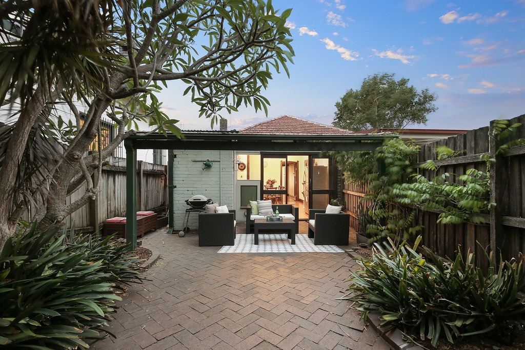 270 Stanmore Road, Petersham Sold by Raine & Horne Newtown - image 1