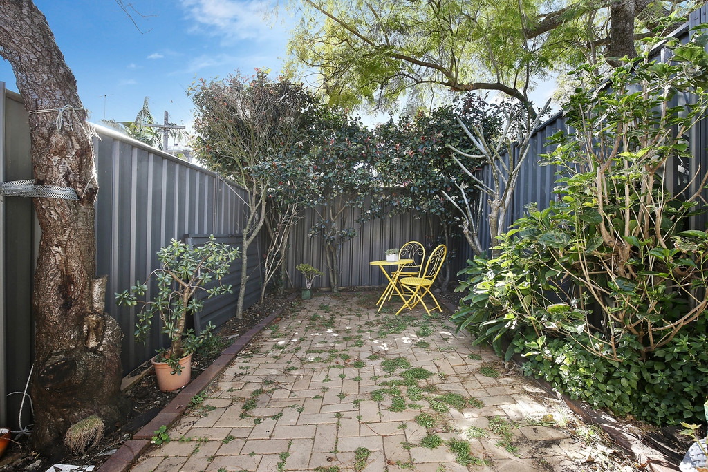 71 Hordern Street, Newtown Sold by Raine & Horne Newtown - image 1