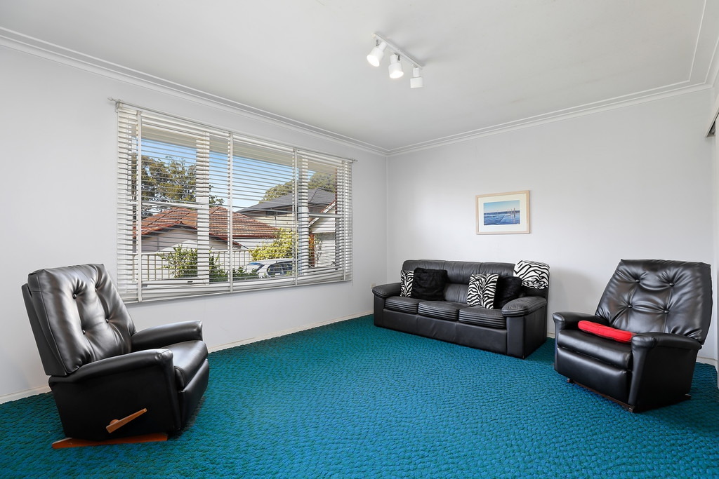 59 Smiths Avenue, Hurstville Sold by Raine & Horne Newtown - image 1