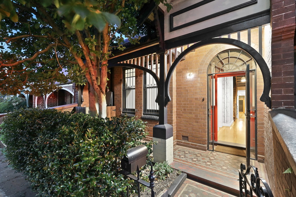 7 Phillip Street, Newtown Sold by Raine & Horne Newtown - image 1